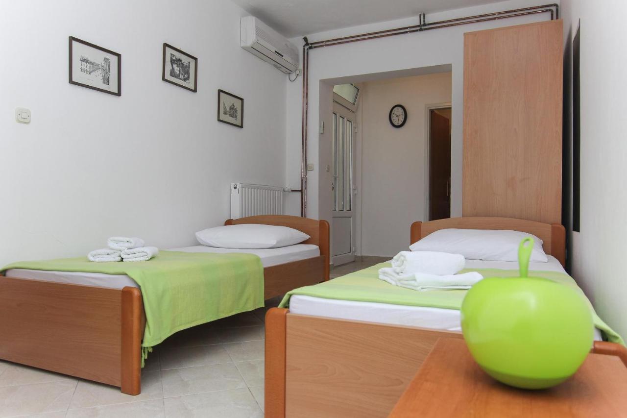 Apartments Villa Alex Podaca Bagian luar foto