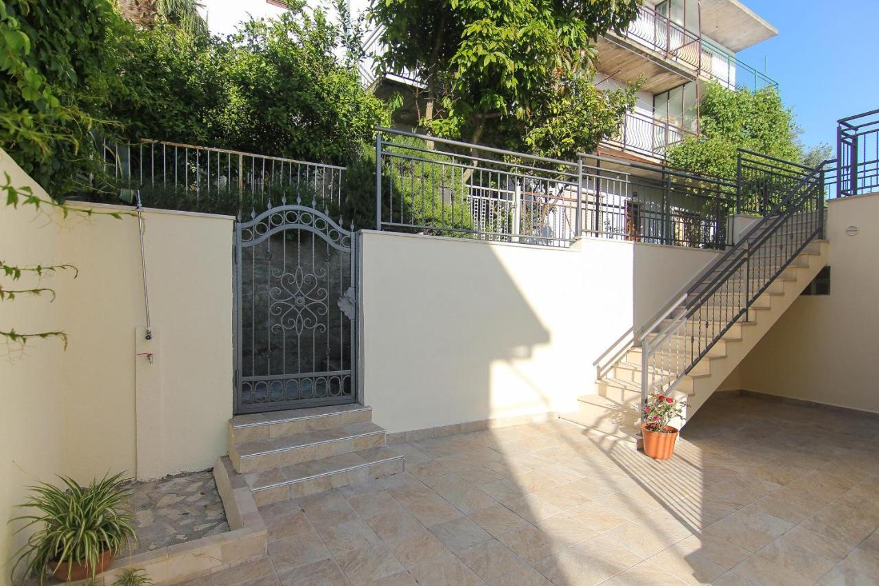Apartments Villa Alex Podaca Bagian luar foto